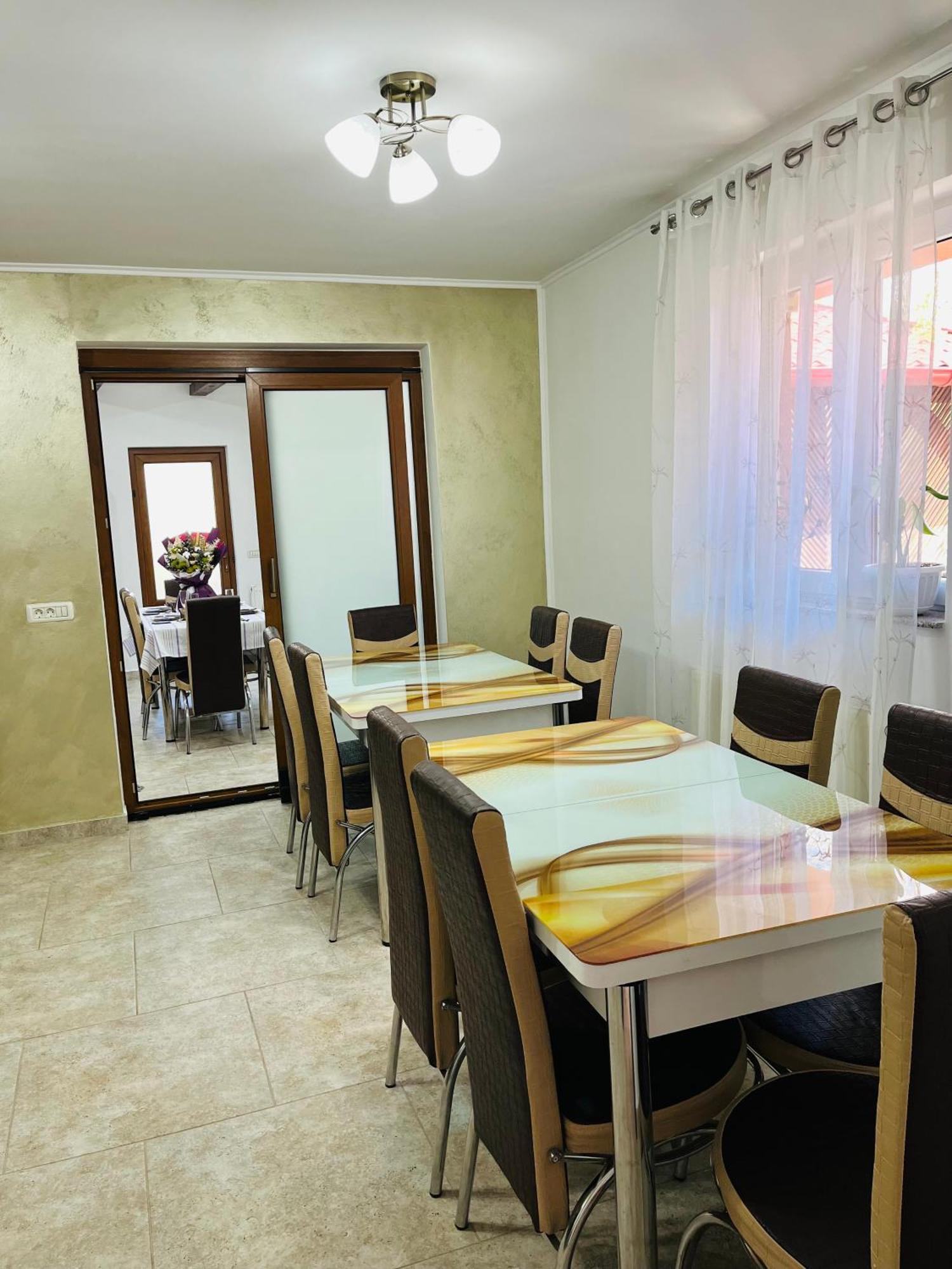 מלון בראשוב Random House מראה חיצוני תמונה